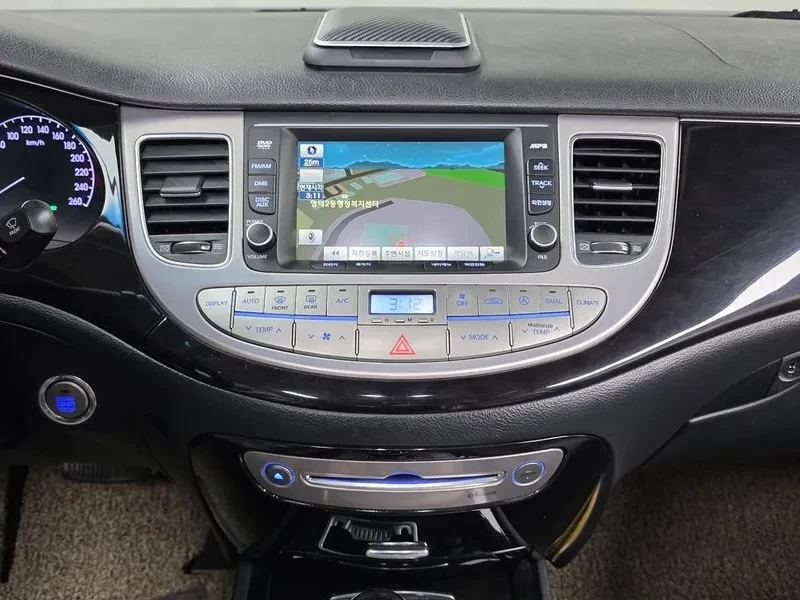 Hyundai Genesis 3.3, снимка 14 - Автомобили и джипове - 54615925