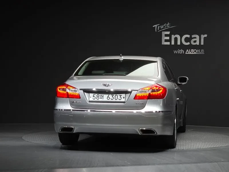 Hyundai Genesis 3.3, снимка 4 - Автомобили и джипове - 54615925