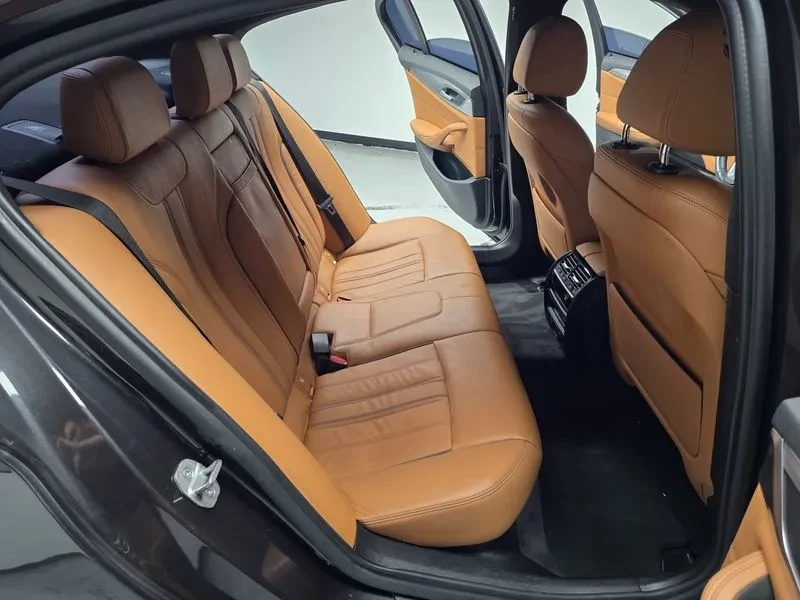 BMW 530 I xDrive M, снимка 12 - Автомобили и джипове - 56162427
