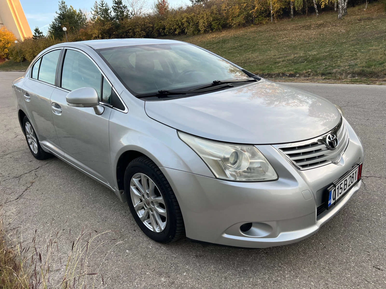 Toyota Avensis 1.6i 16v/132p.s-Sedan - изображение 2