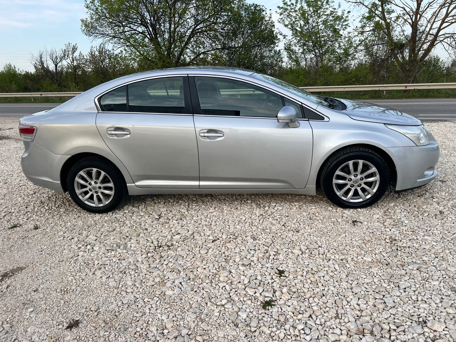 Toyota Avensis 1.6i 16v/132p.s-Sedan - изображение 8