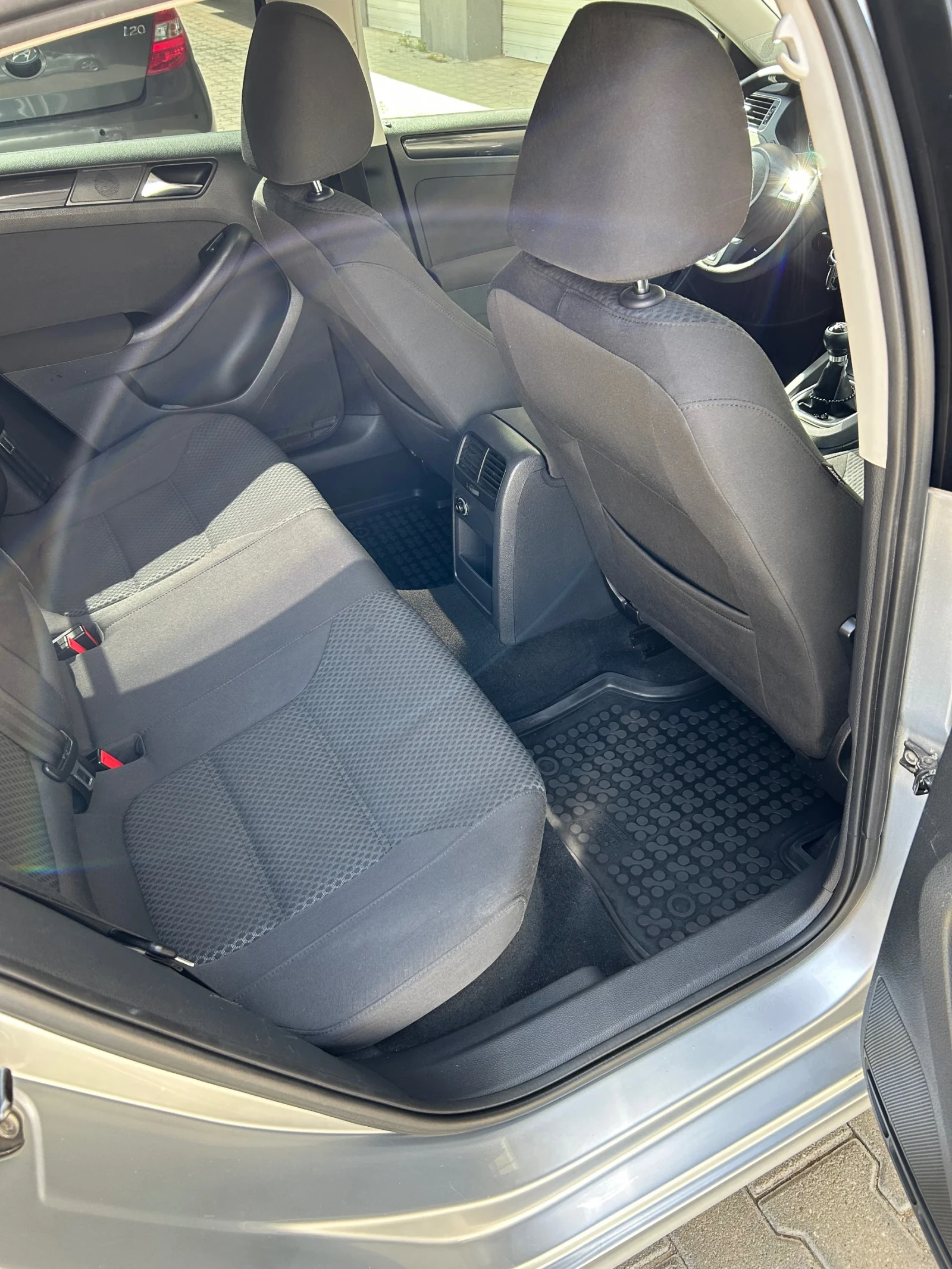 VW Jetta Mk6 - изображение 10