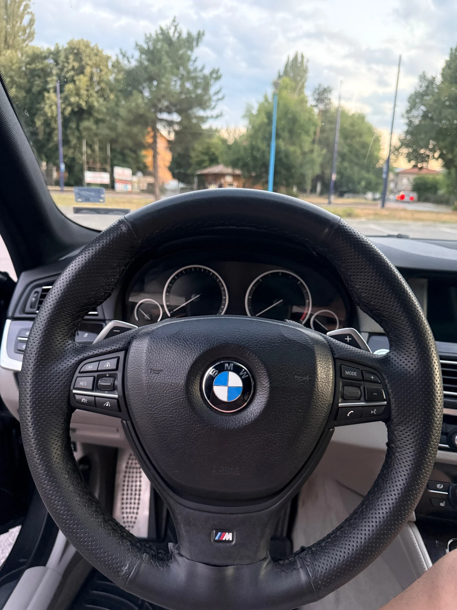 BMW 530 Вакуум/Key less/Обслужена  - изображение 8