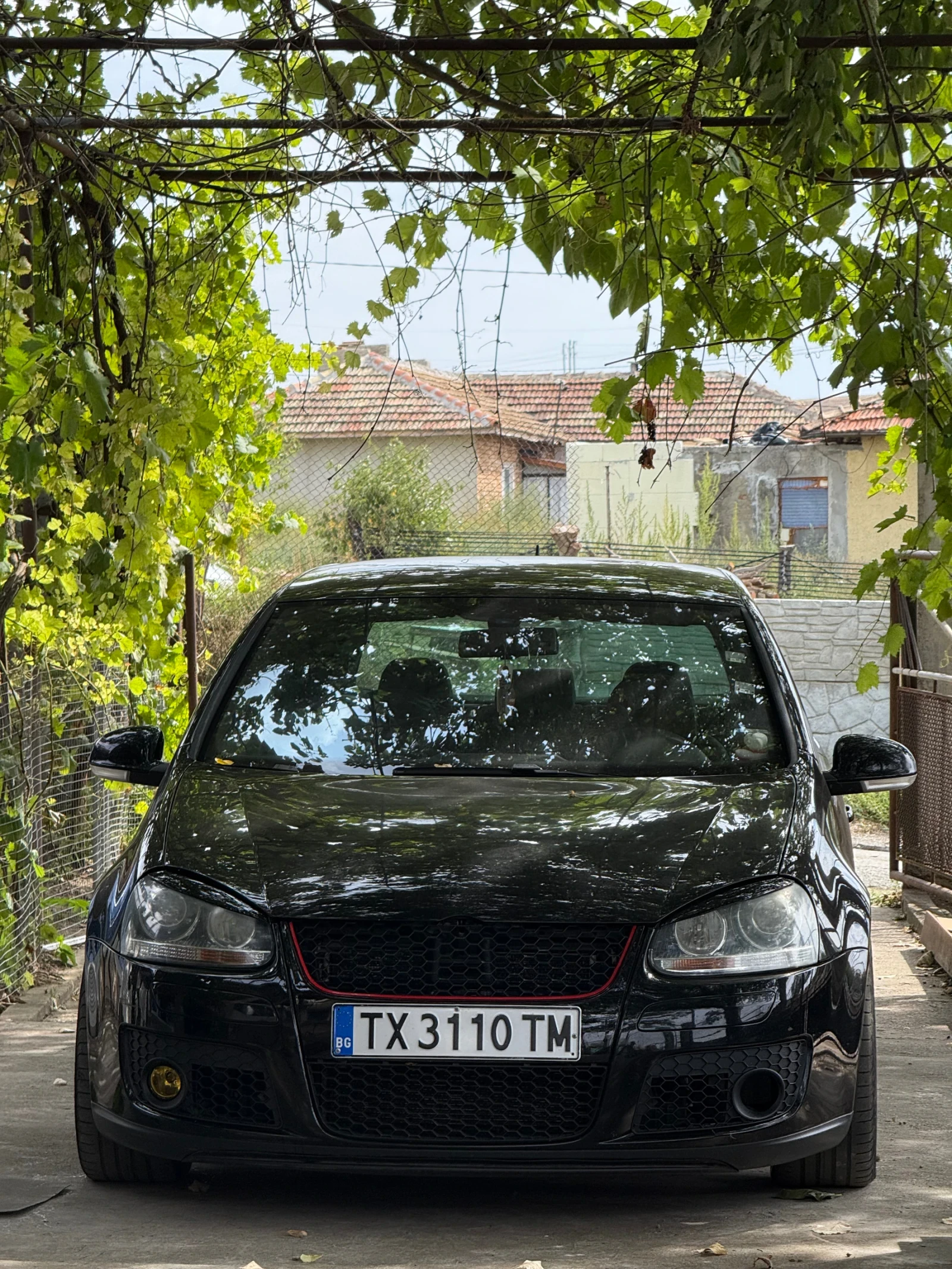 VW Golf GTI 2.0tfsi turbo - изображение 2
