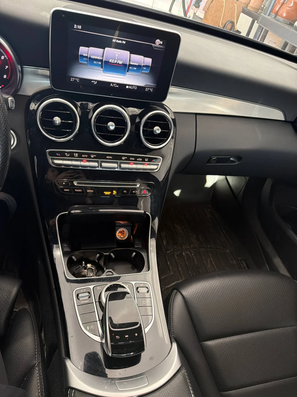 Mercedes-Benz C 300 * АВТО КРЕДИТ* ЦЕНА ДО БГ * СЕРВИЗНА ИСТОРИЯ *  - изображение 9