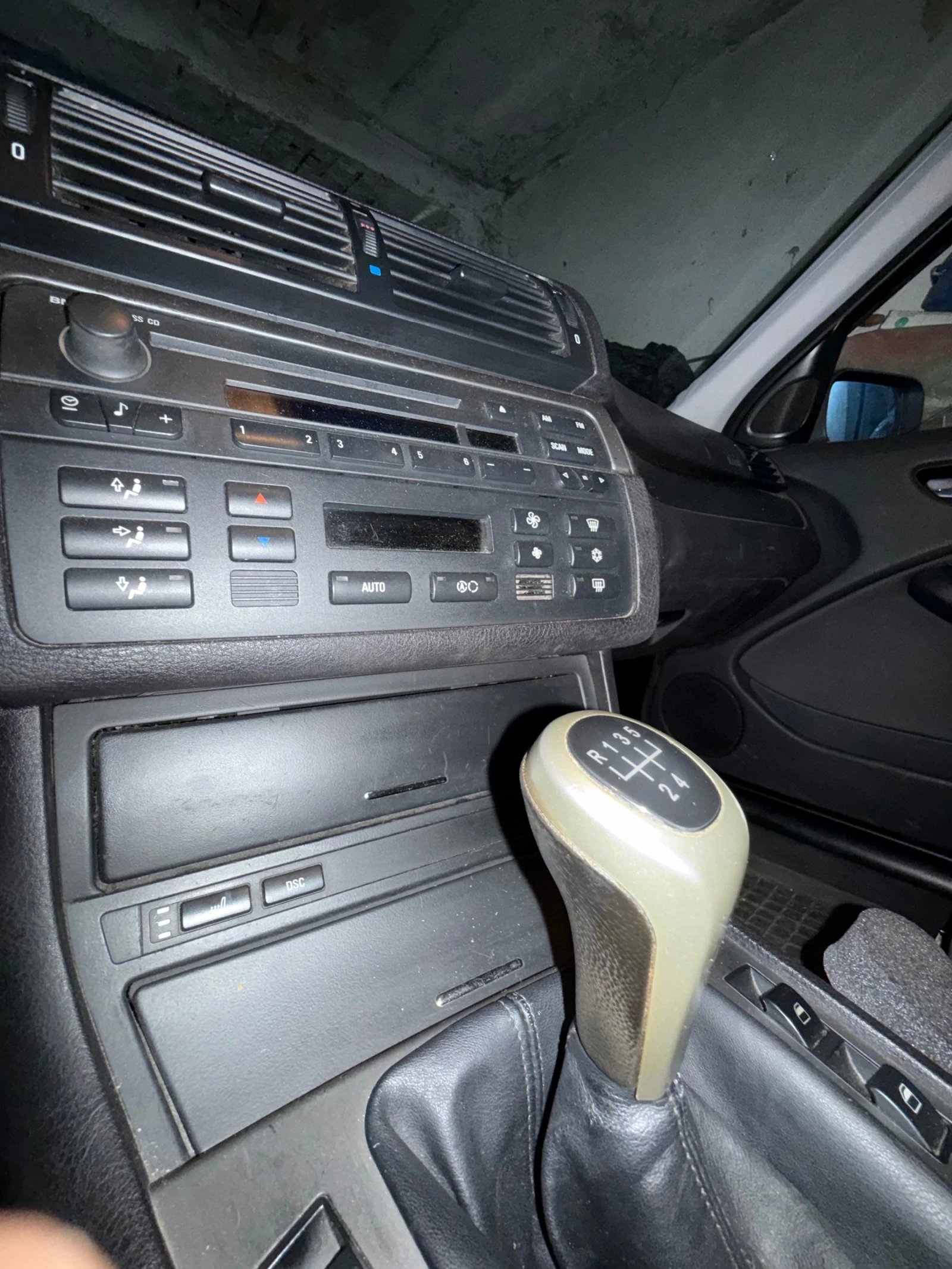 BMW 318, снимка 11 - Автомобили и джипове - 54004643