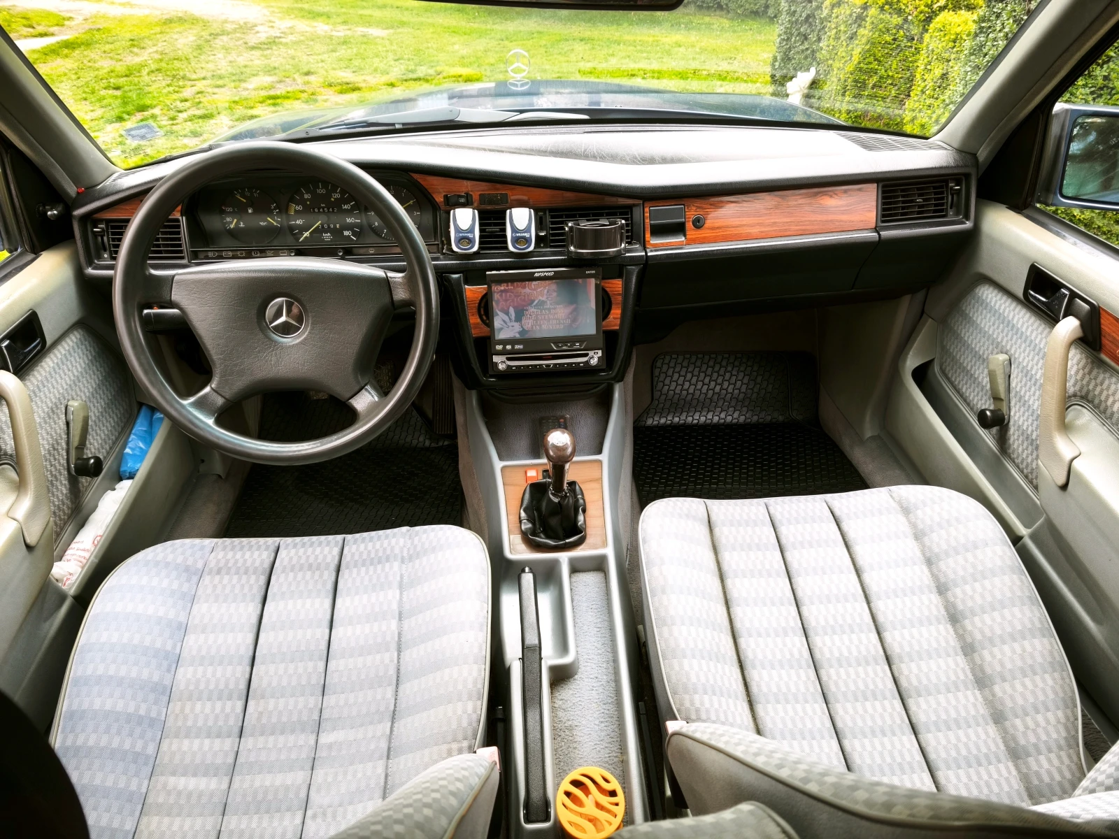 Mercedes-Benz 190 2.0D, снимка 6 - Автомобили и джипове - 54174062