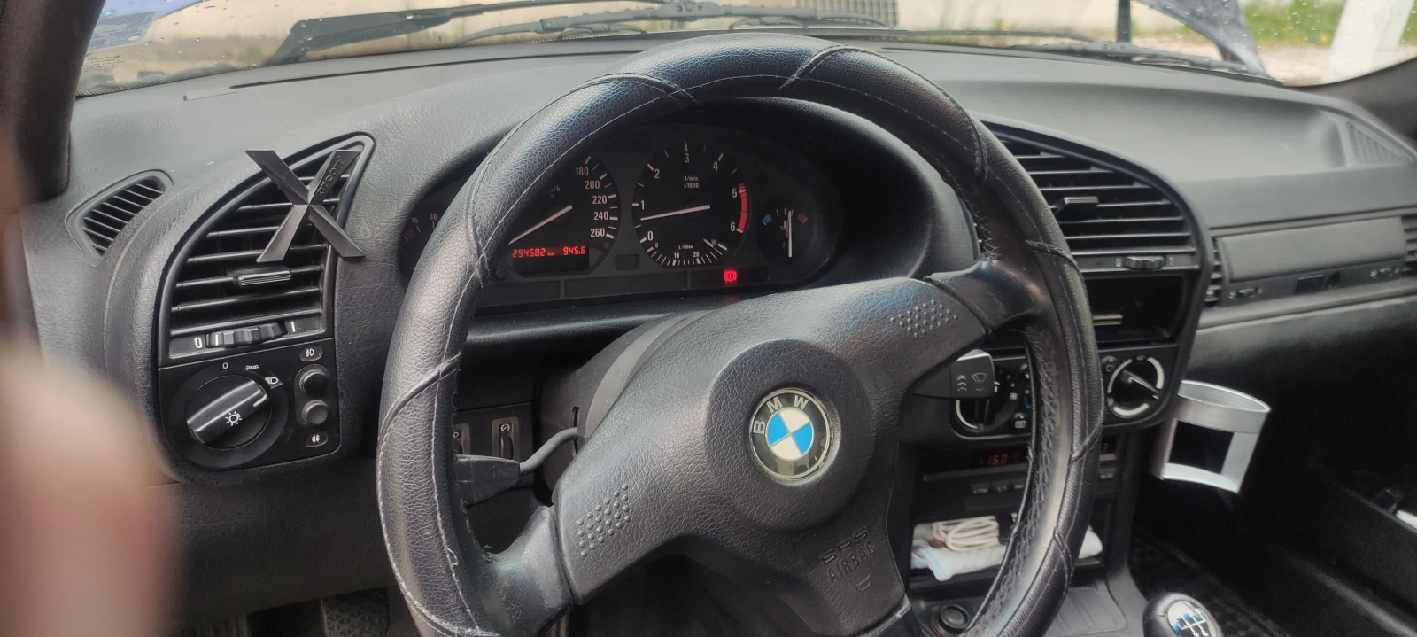 BMW 325 325 TDS, снимка 10 - Автомобили и джипове - 54285517
