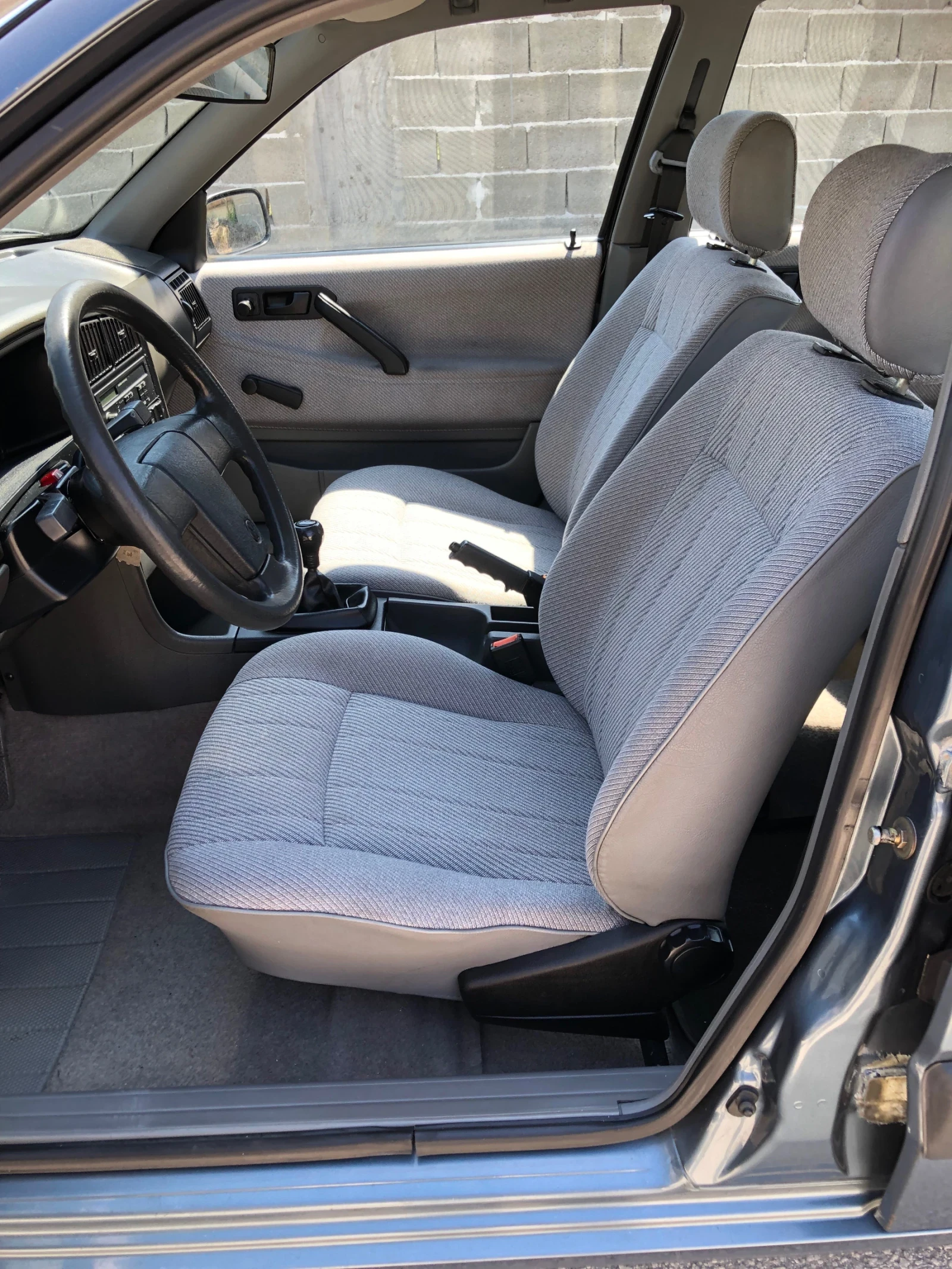 VW Passat CL35i;1, 8 kub;90PS, снимка 4 - Автомобили и джипове - 54400099
