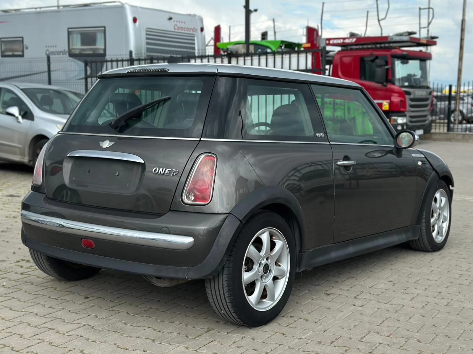 Mini Cooper / ONE D / 1.4D / , снимка 5 - Автомобили и джипове - 54640259