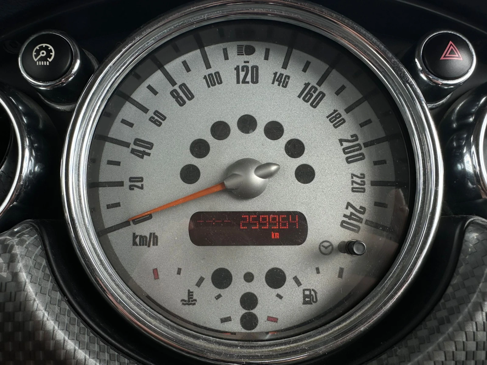 Mini Cooper / ONE D / 1.4D / , снимка 13 - Автомобили и джипове - 54640259