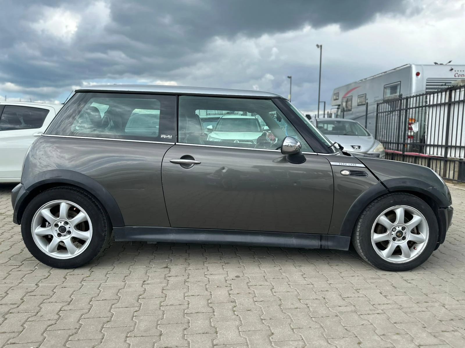 Mini Cooper / ONE D / 1.4D / , снимка 6 - Автомобили и джипове - 54640259