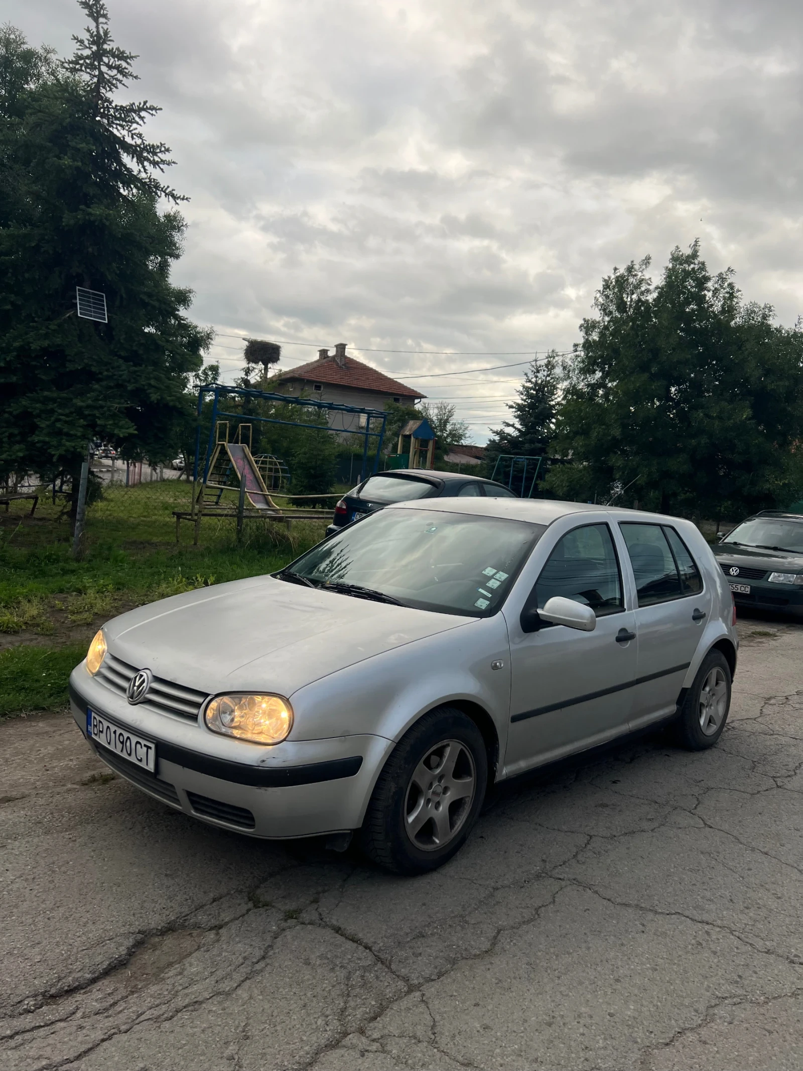 VW Golf 1.4i, снимка 2 - Автомобили и джипове - 54890645