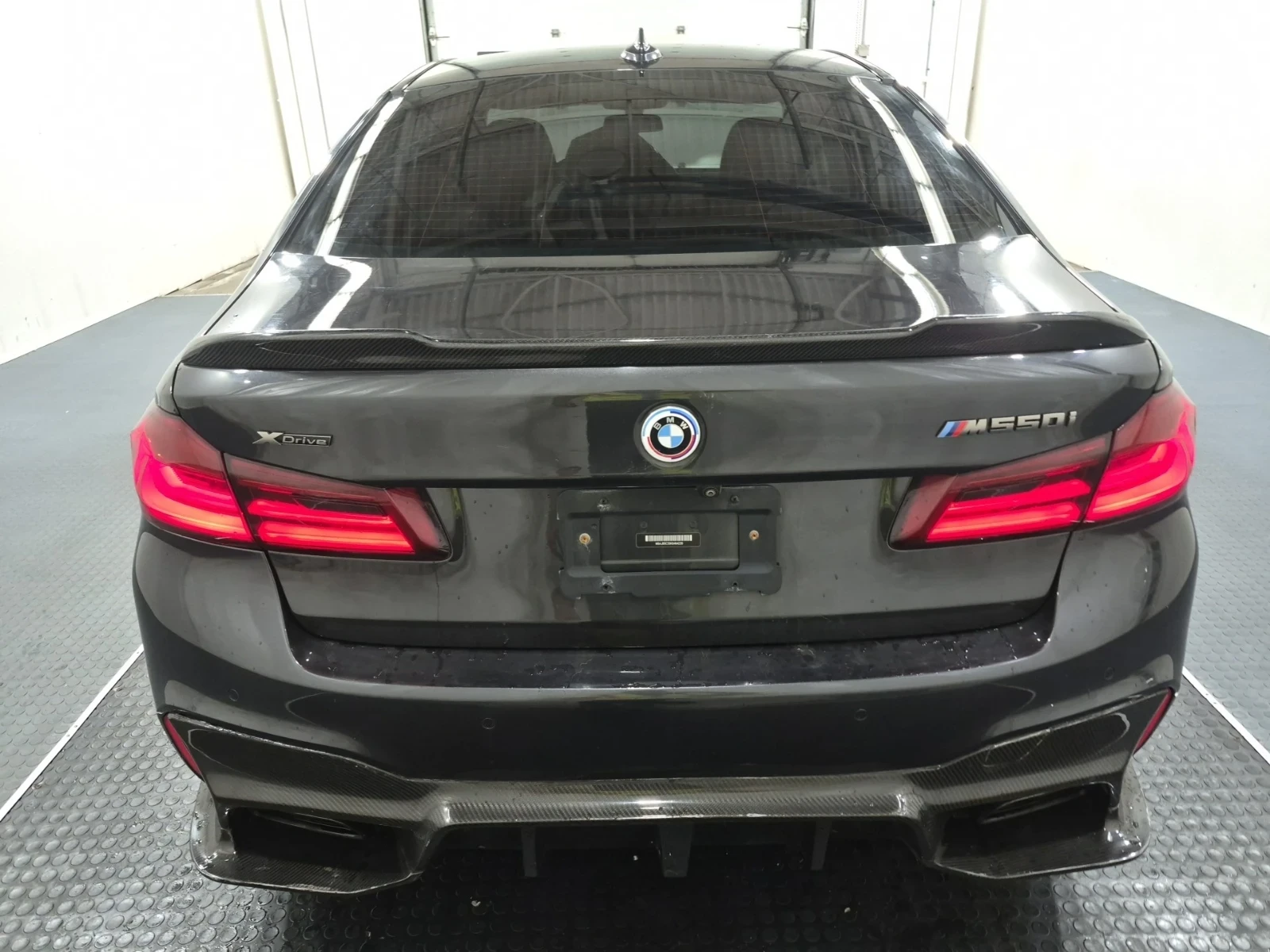BMW 550 M PACK* HUD* 360* ГУМИ+ ДЖАНТИ, снимка 14 - Автомобили и джипове - 55080946