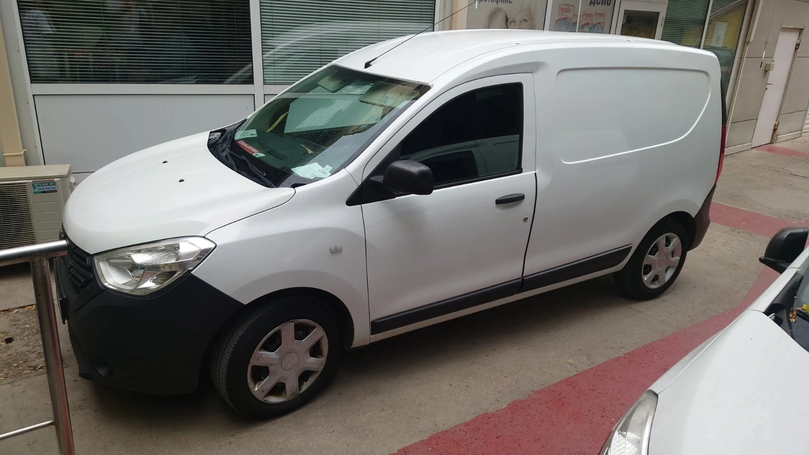 Dacia Dokker 1.5dCi 95 коня, снимка 2 - Автомобили и джипове - 56325760