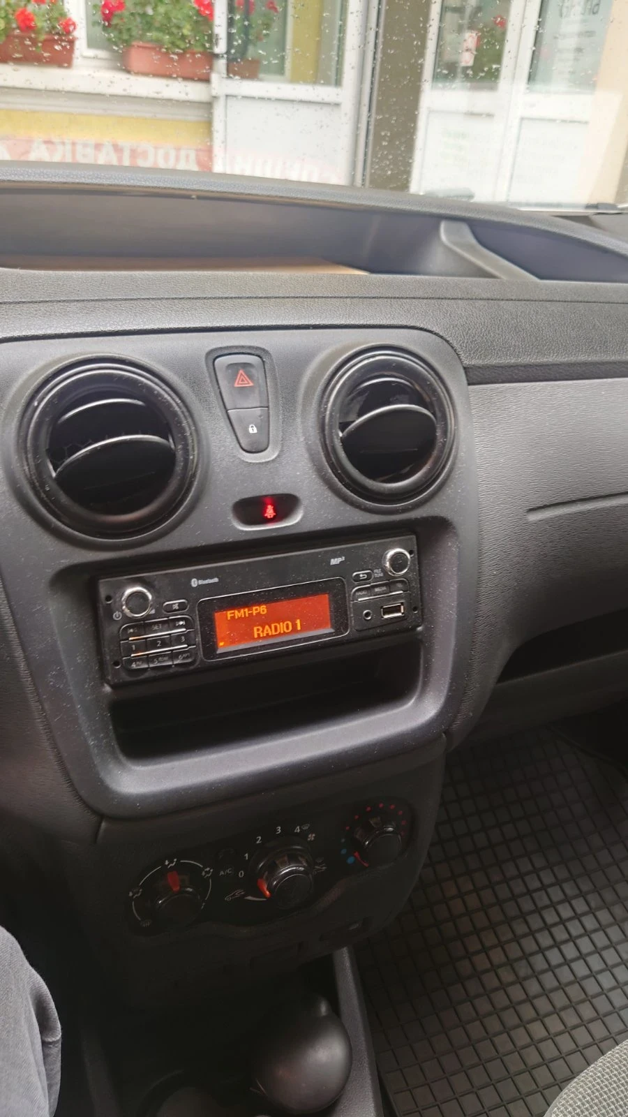Dacia Dokker 1.5dCi 95 коня, снимка 5 - Автомобили и джипове - 56325760