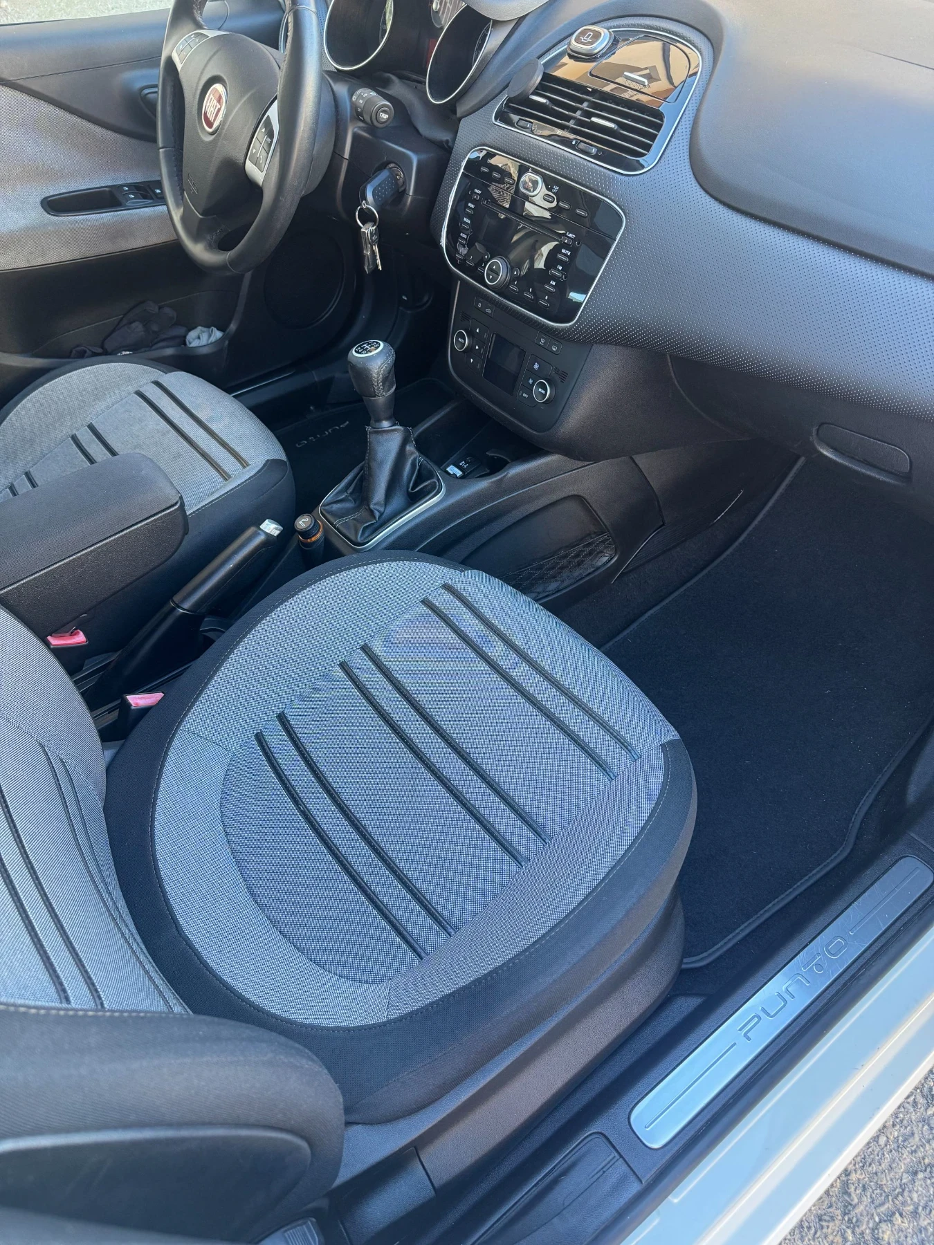 Fiat Punto 1.3 multijet, снимка 10 - Автомобили и джипове - 56643057