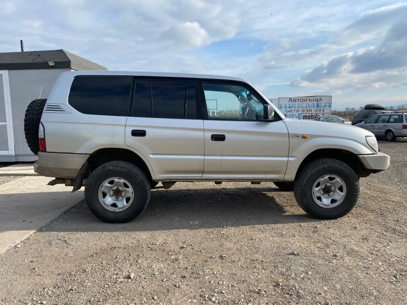 Toyota Land cruiser 3.0D4-D, снимка 3 - Автомобили и джипове - 46816799