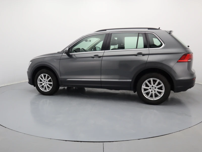 VW Tiguan 2.0 TDI 4MOTION, снимка 7 - Автомобили и джипове - 47543013