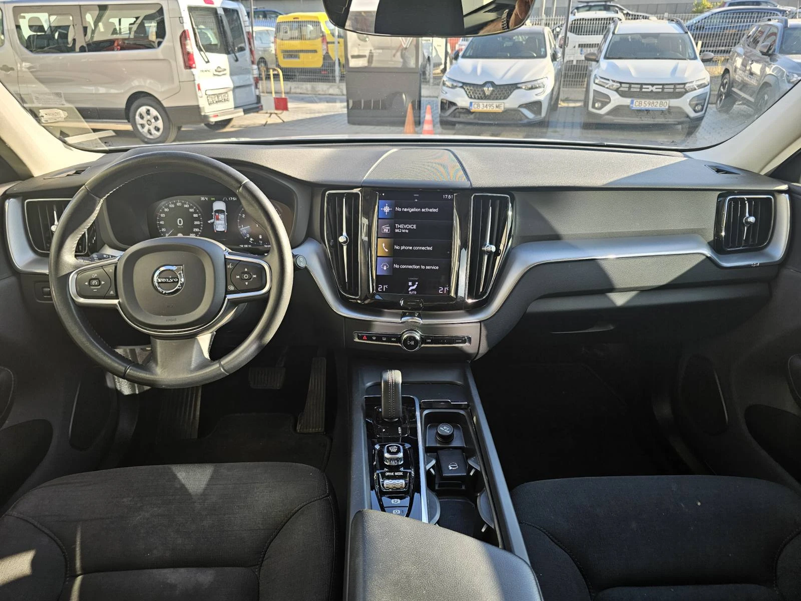Volvo XC60 2.0 Hybrid 197 hp - изображение 7