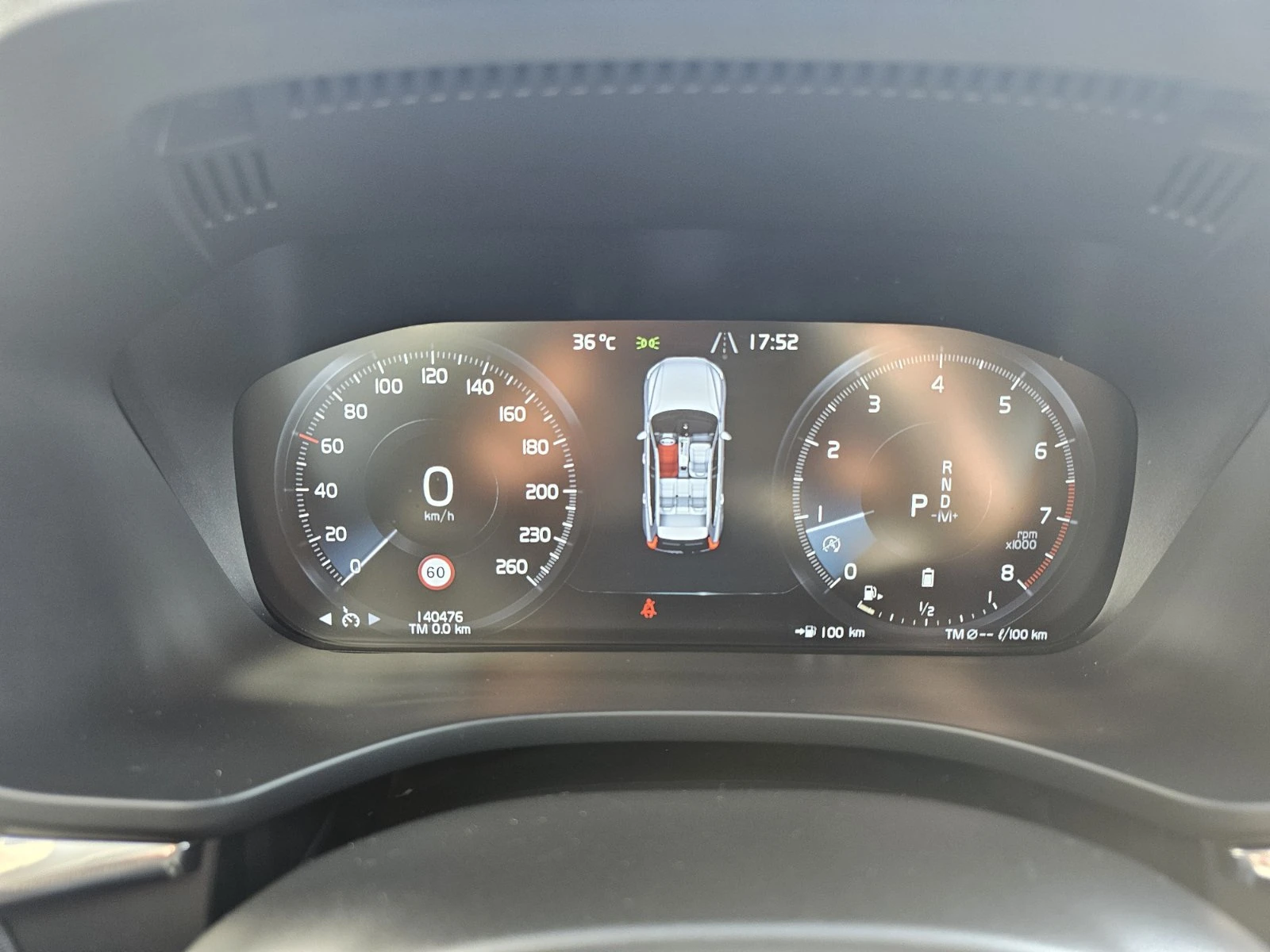 Volvo XC60 2.0 Hybrid 197 hp - изображение 8