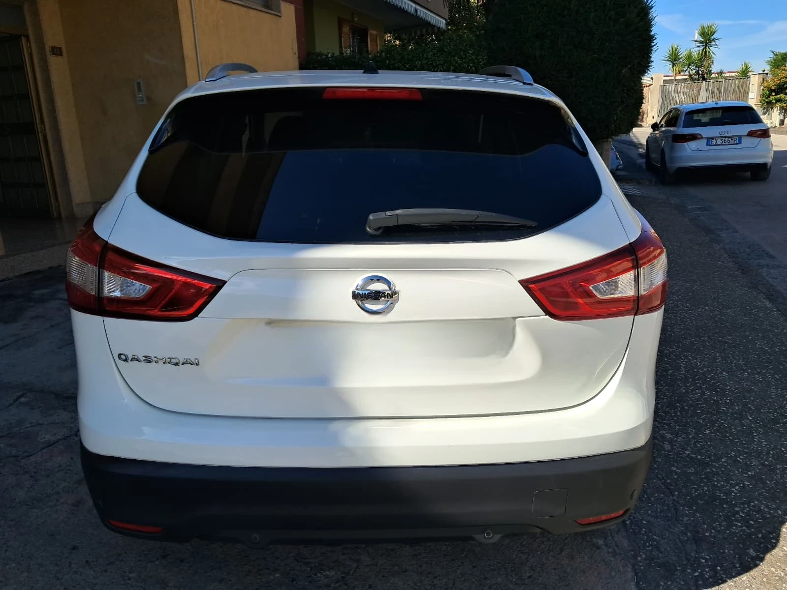 Nissan Qashqai 1.6 dCi 4WD Black Edition (96 kw) EURO 6B - изображение 6