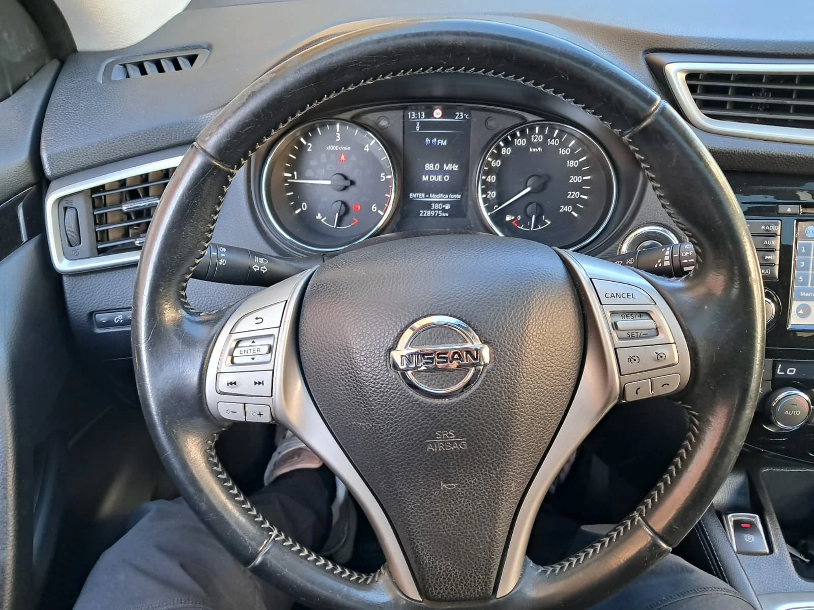 Nissan Qashqai 1.6 dCi 4WD Black Edition (96 kw) EURO 6B - изображение 9