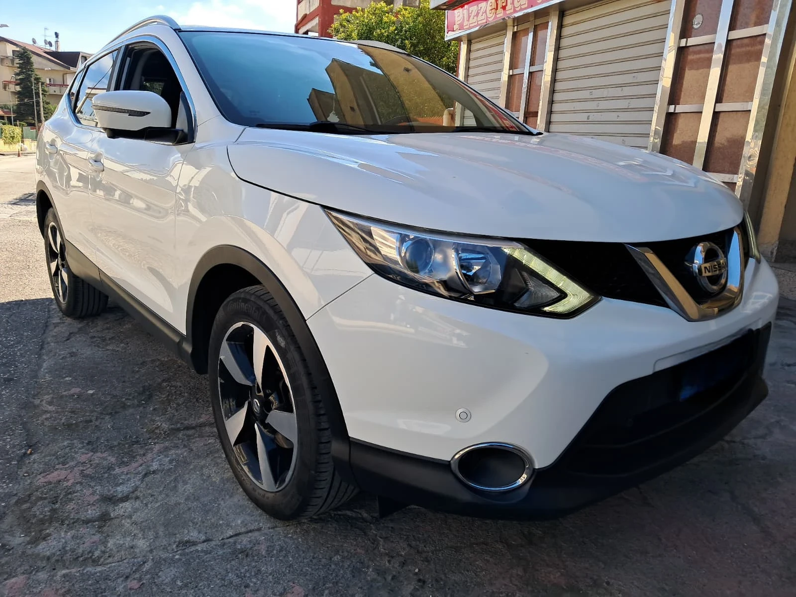 Nissan Qashqai 1.6 dCi 4WD Black Edition (96 kw) EURO 6B - изображение 2