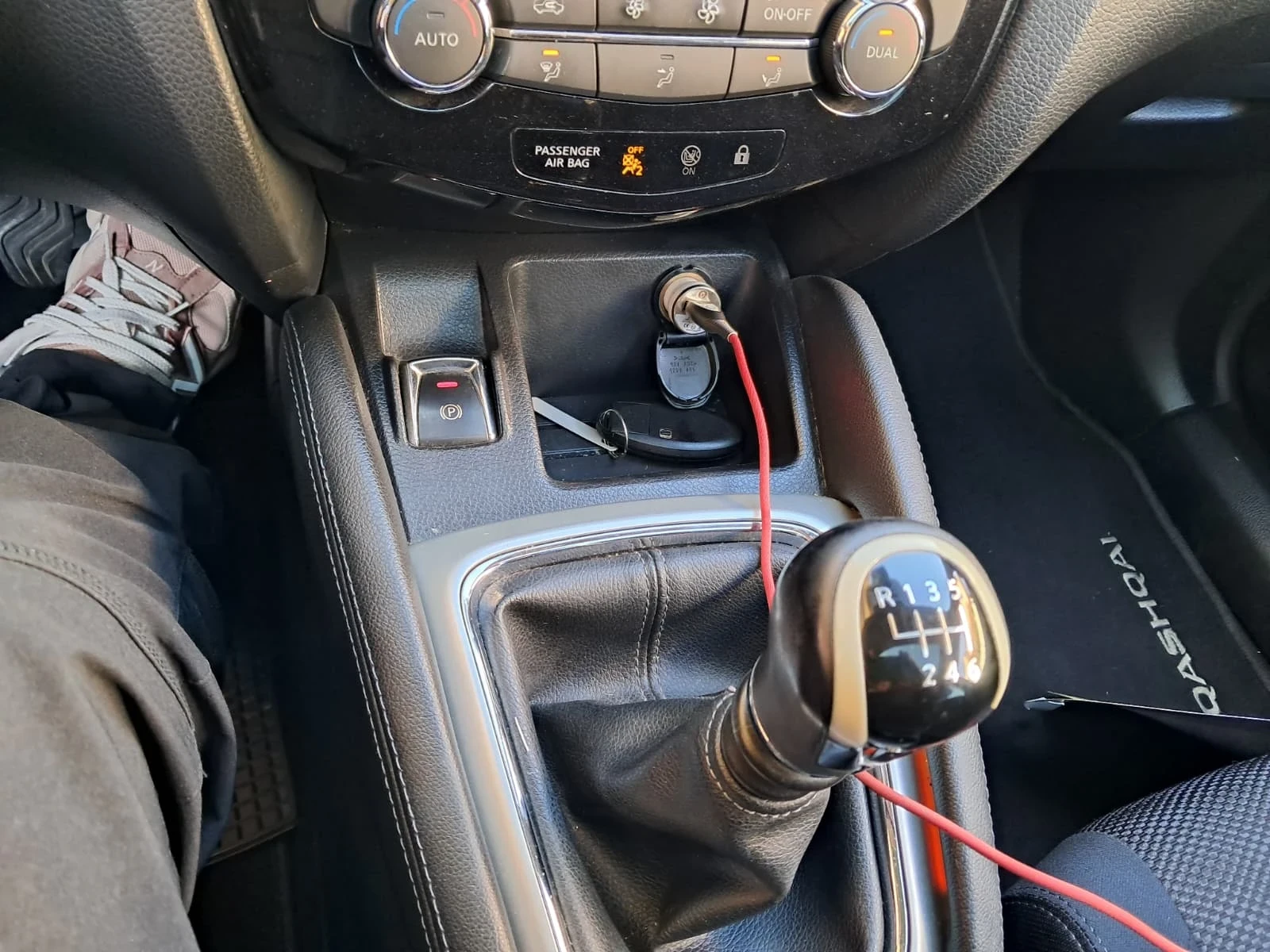 Nissan Qashqai 1.6 dCi 4WD Black Edition (96 kw) EURO 6B | Mobile.bg   11