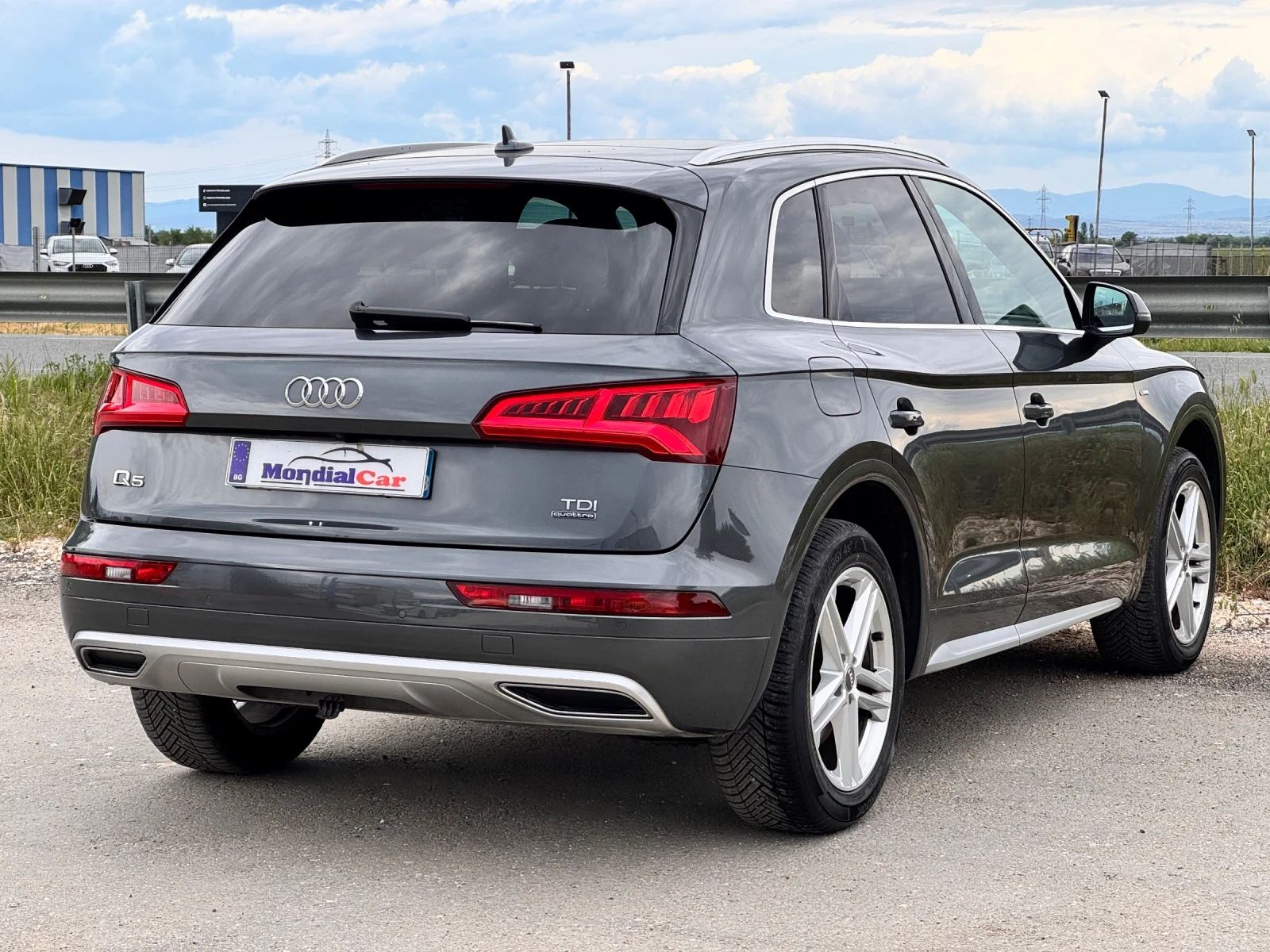 Audi Q5 2.0tdi 190kc DIGITAL/QUATTRO/3xS-LINE/PANO/DISTR, снимка 16 - Автомобили и джипове - 52714791