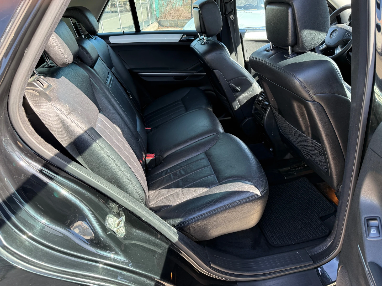 Mercedes-Benz ML 320 AIRMATIC, снимка 11 - Автомобили и джипове - 53769308