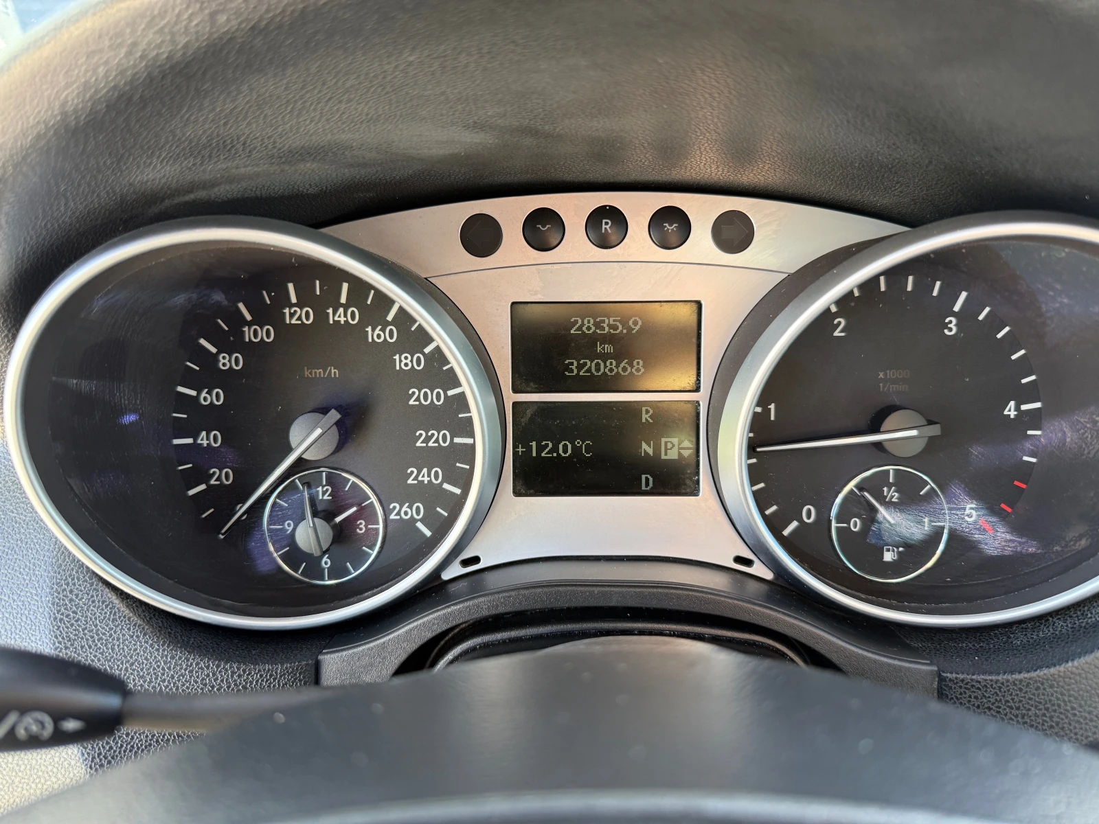 Mercedes-Benz ML 320 AIRMATIC, снимка 14 - Автомобили и джипове - 53769308