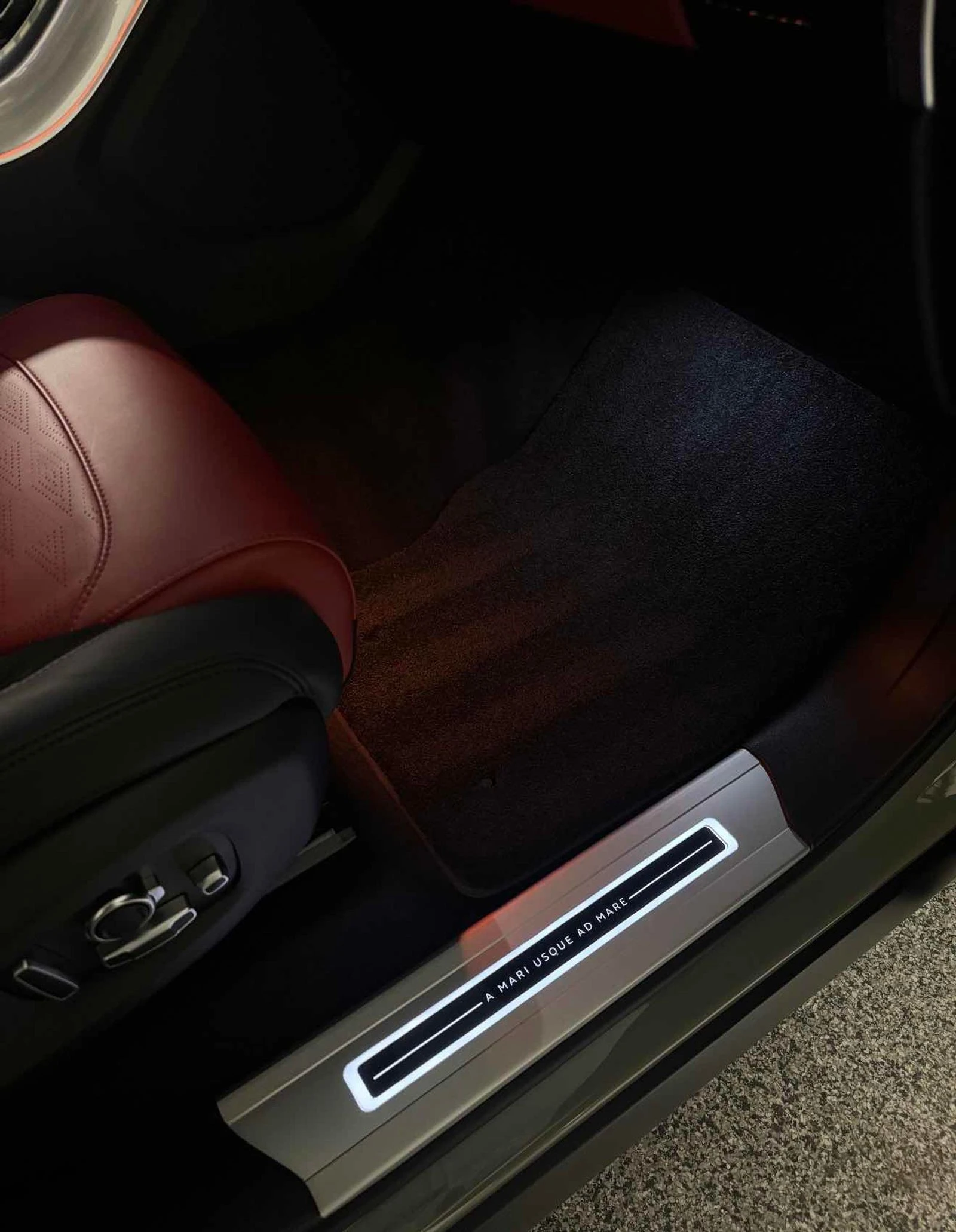 Land Rover Range rover SVR РЕГИСТРАЦИЯ & ОБСЛУЖВАНЕ, снимка 11 - Автомобили и джипове - 54112952