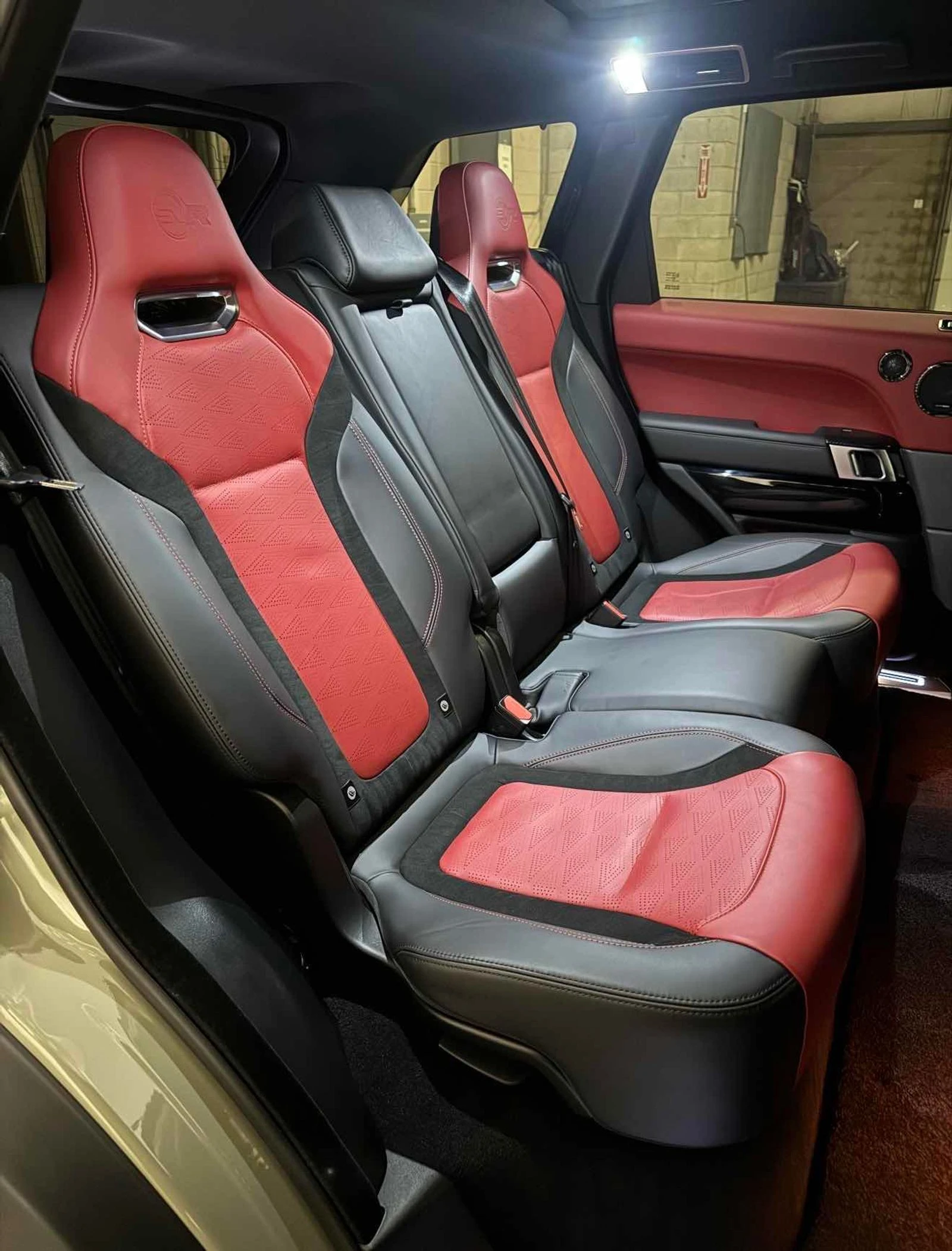 Land Rover Range rover SVR РЕГИСТРАЦИЯ & ОБСЛУЖВАНЕ, снимка 13 - Автомобили и джипове - 54112952