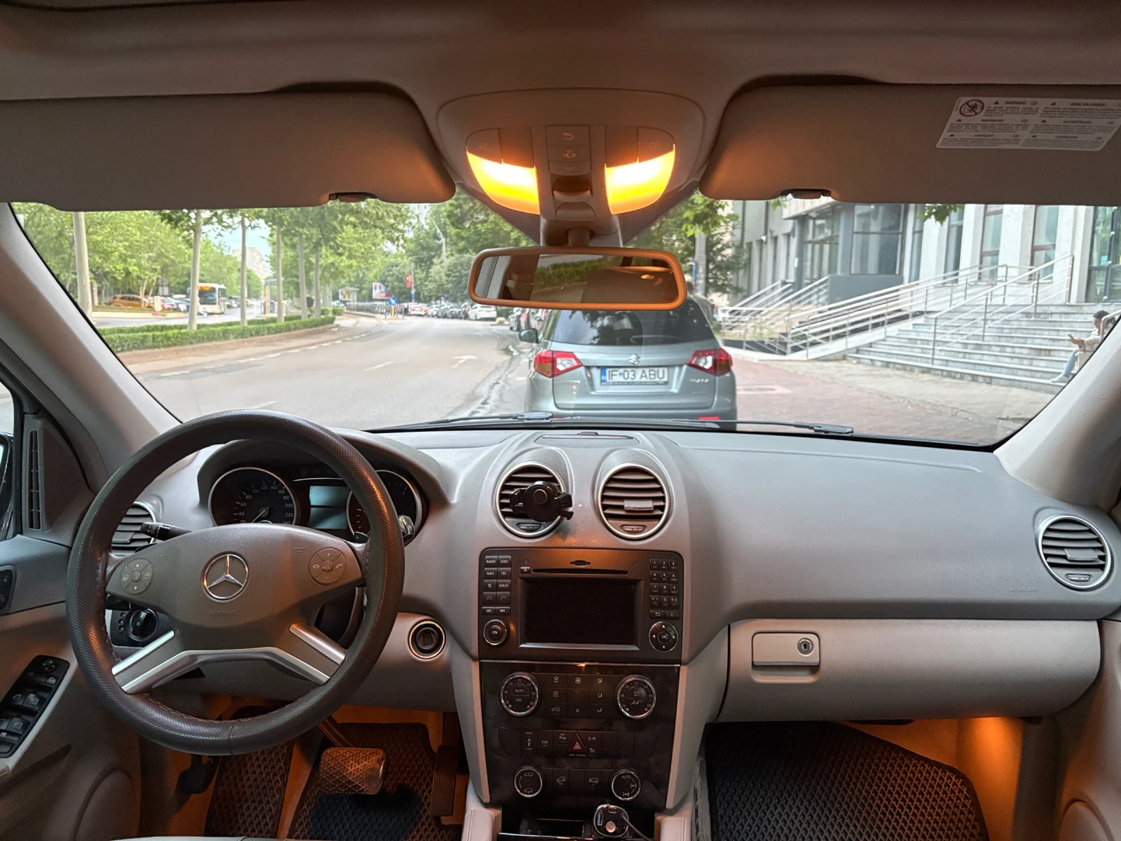 Mercedes-Benz ML 320 Premium, снимка 12 - Автомобили и джипове - 54678590