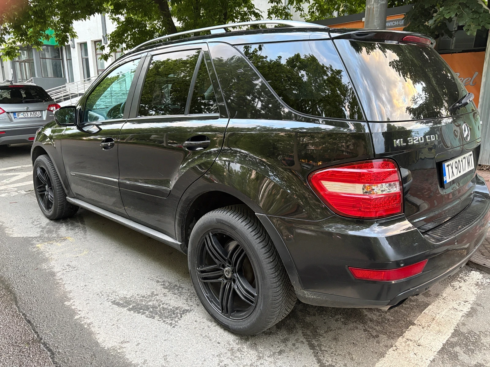 Mercedes-Benz ML 320 Premium, снимка 3 - Автомобили и джипове - 54678590