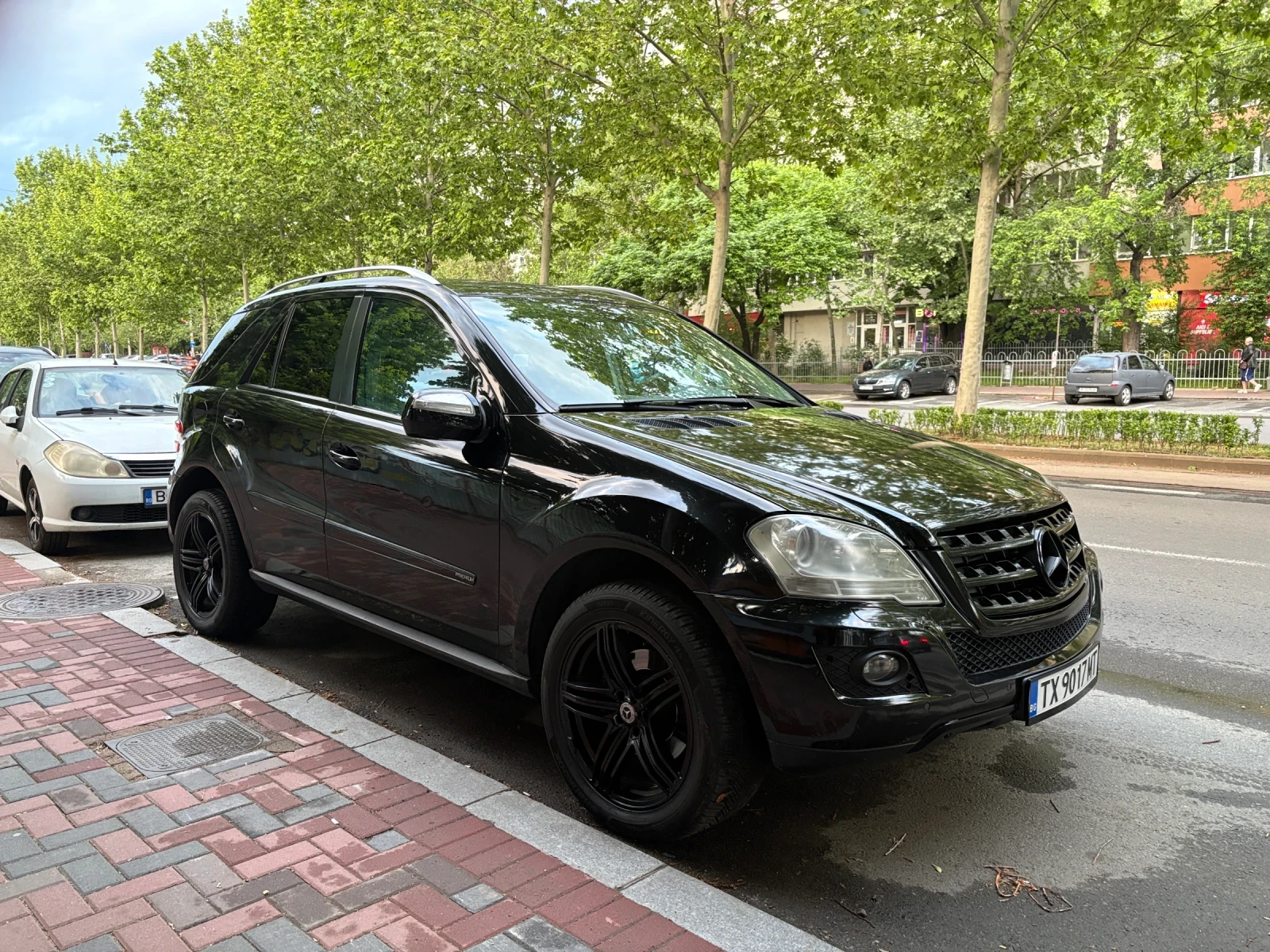 Mercedes-Benz ML 320 Premium, снимка 4 - Автомобили и джипове - 54678590