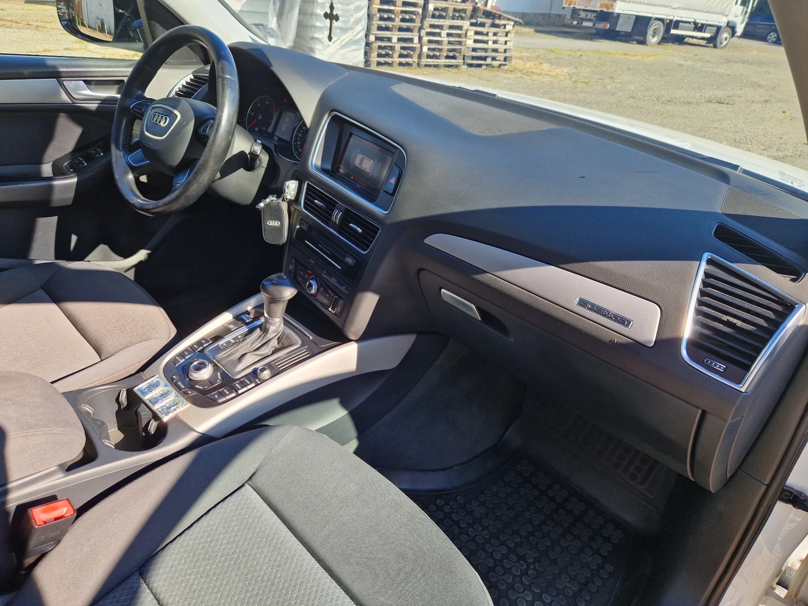 Audi Q5 2.0 177 к.с, снимка 7 - Автомобили и джипове - 54857076