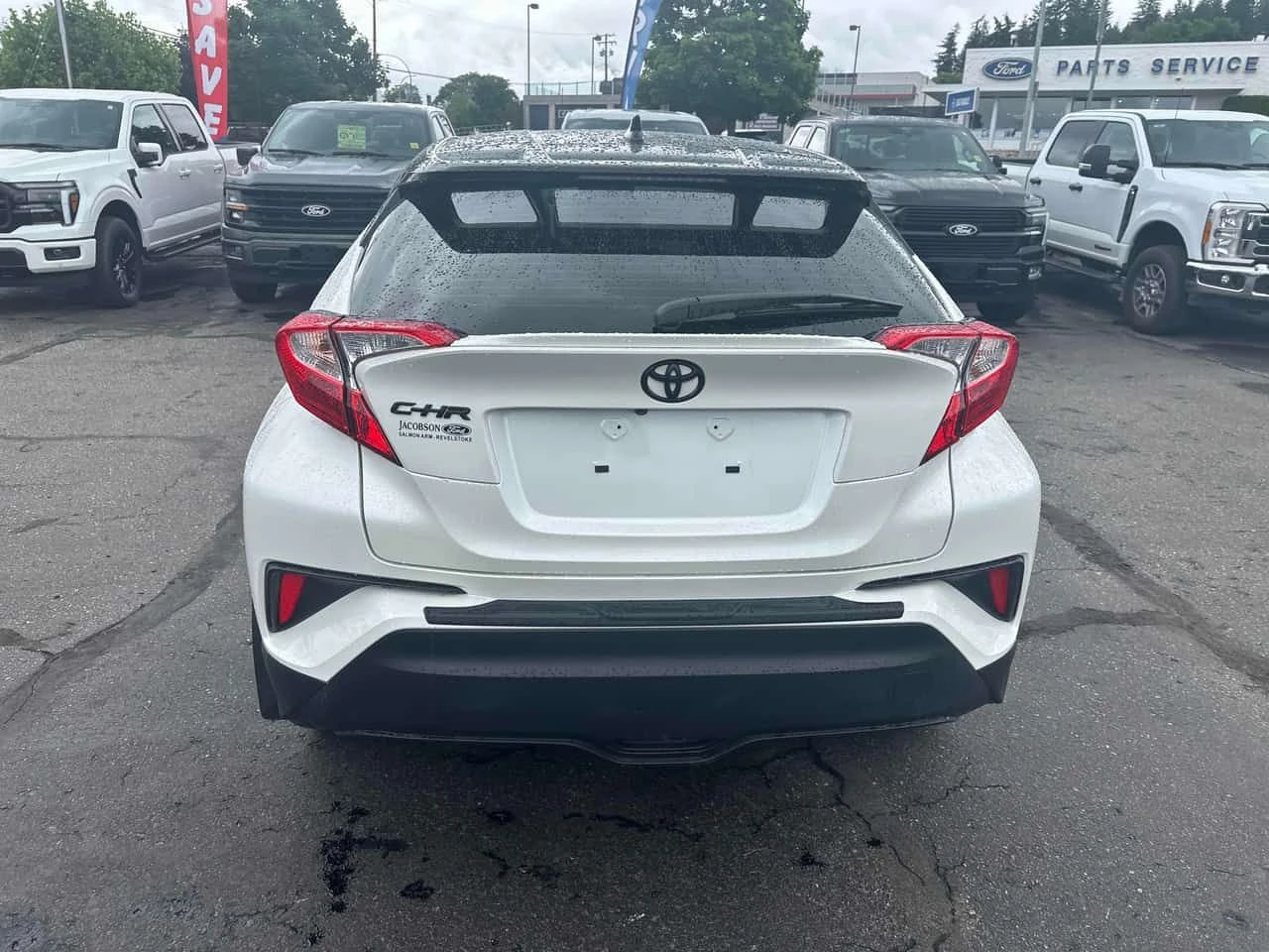 Toyota C-HR * FWD * CARFAX * БЕЗ ПЪРВОНАЧАЛНА ВНОСКА, снимка 4 - Автомобили и джипове - 54918896