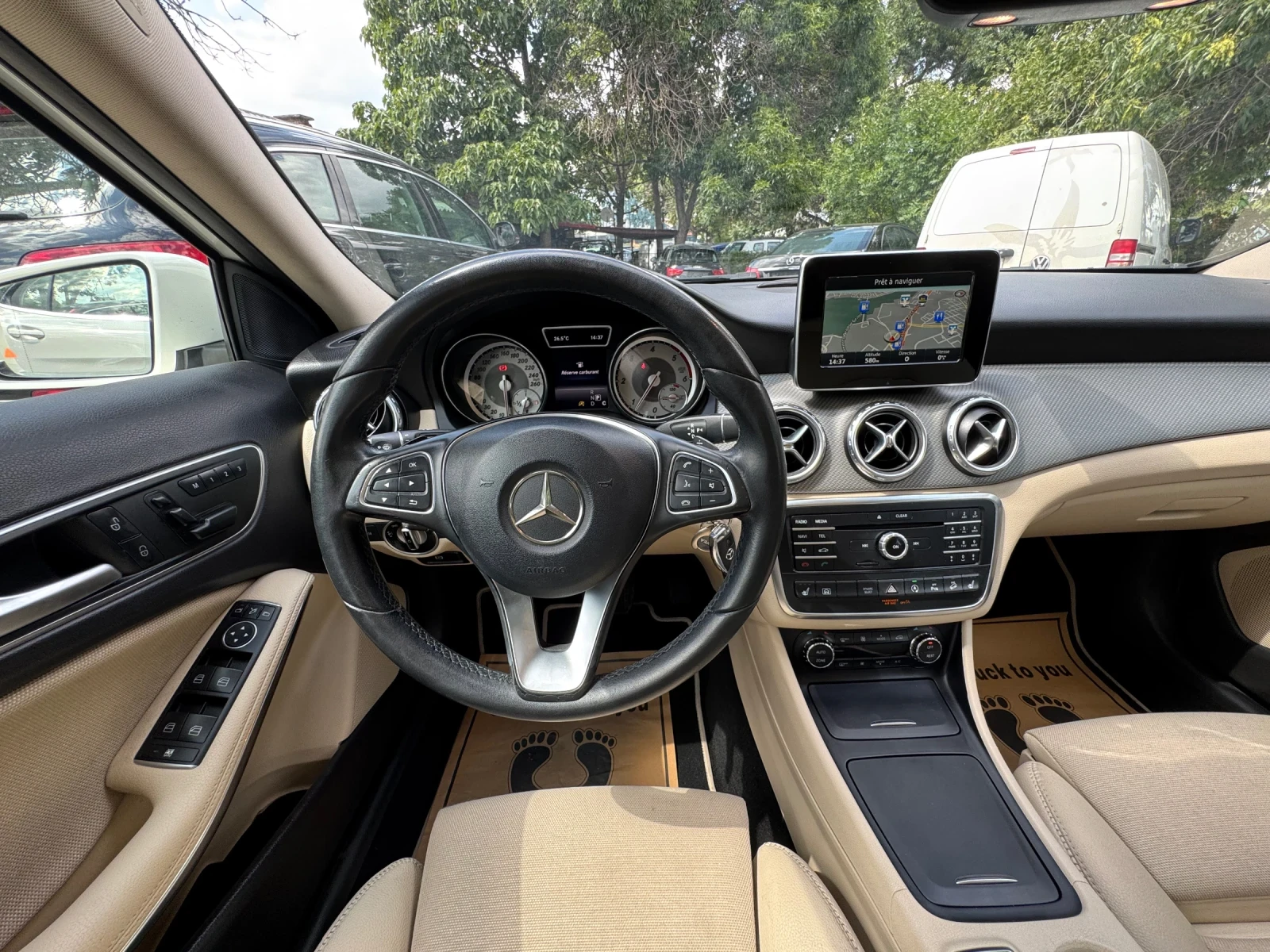 Mercedes-Benz GLA 200 Full Ekstri !!! AMG!! Real km.!, снимка 13 - Автомобили и джипове - 55397635