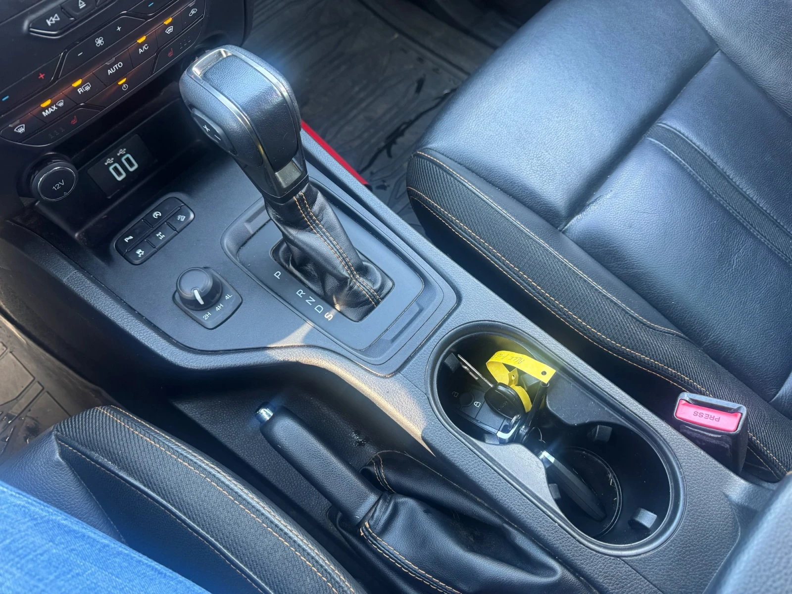 Ford Ranger 2.0 TDCI Wildtrak AWD Auto, снимка 14 - Автомобили и джипове - 55641785