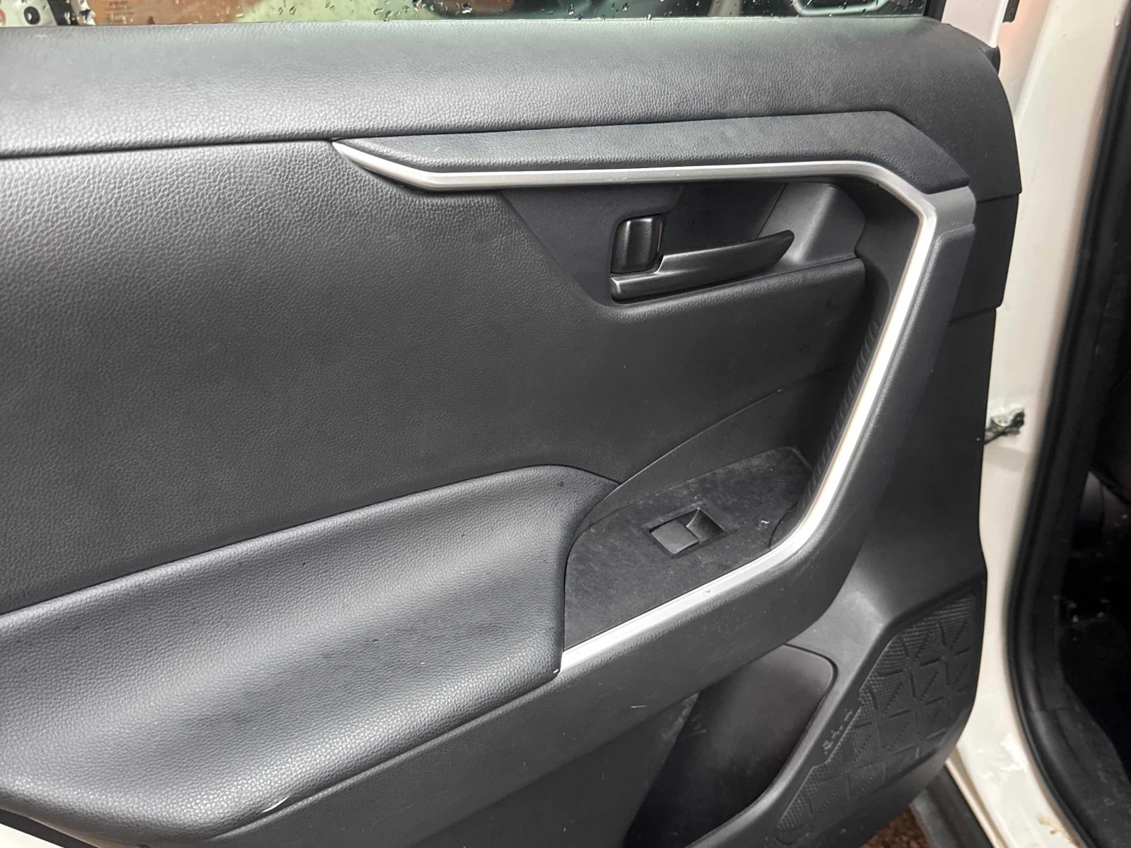 Toyota Rav4 * LE AWD * CARFAX * , снимка 13 - Автомобили и джипове - 56019286