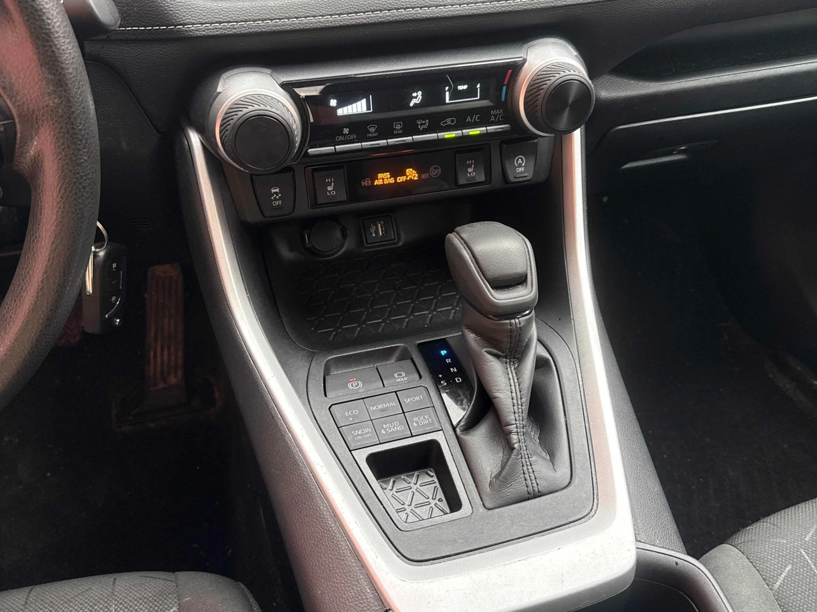 Toyota Rav4 * LE AWD * CARFAX * , снимка 14 - Автомобили и джипове - 56019286