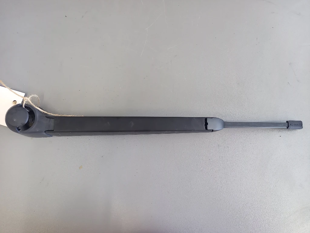 Рамо задна чистачка Фолксваген Пасат Б6