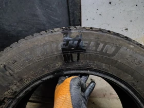 Гуми Зимни 235/65R17, снимка 4
