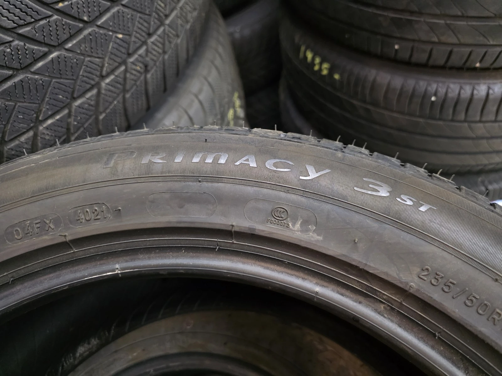 Гуми Летни 235/50R18, снимка 9 - Гуми и джанти - 56716354