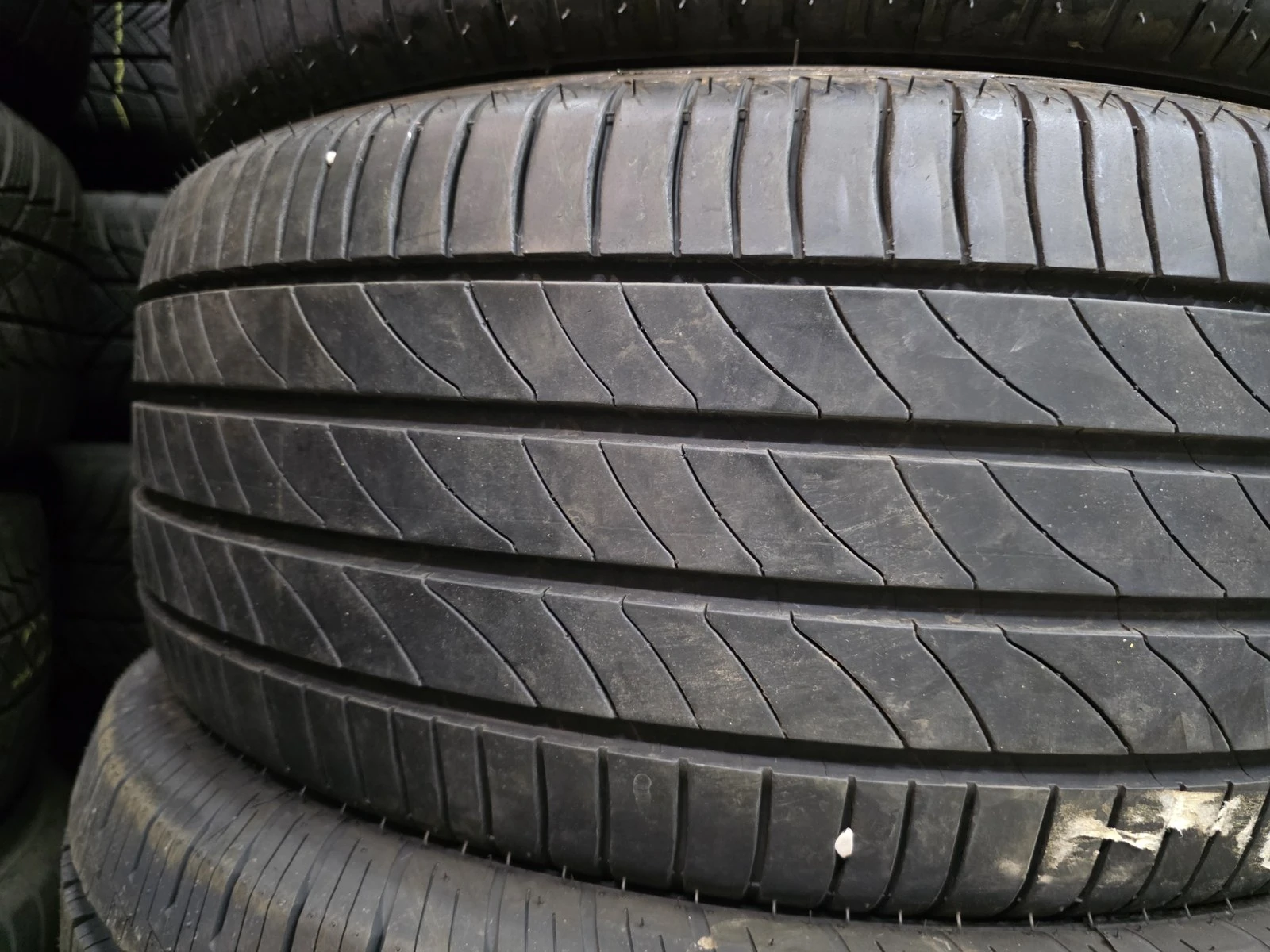 Гуми Летни 235/50R18, снимка 4 - Гуми и джанти - 56716354