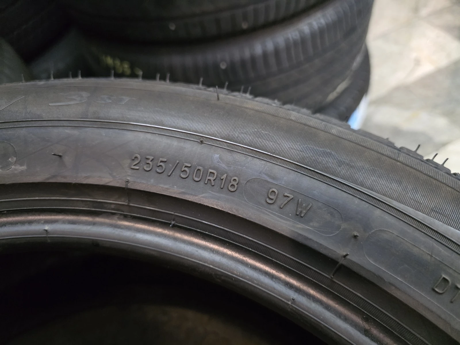 Гуми Летни 235/50R18, снимка 11 - Гуми и джанти - 56716354