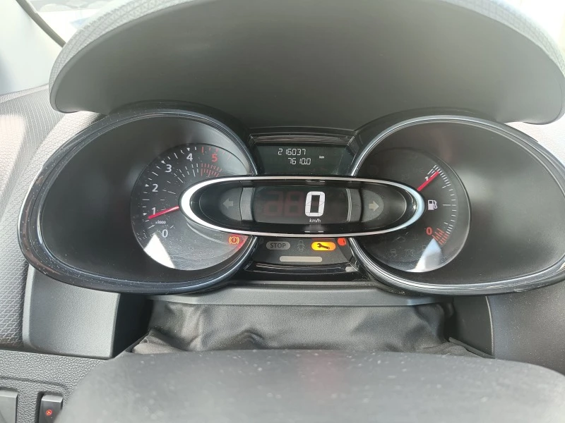 Renault Clio 1.5 DCI, снимка 7 - Автомобили и джипове - 47283044