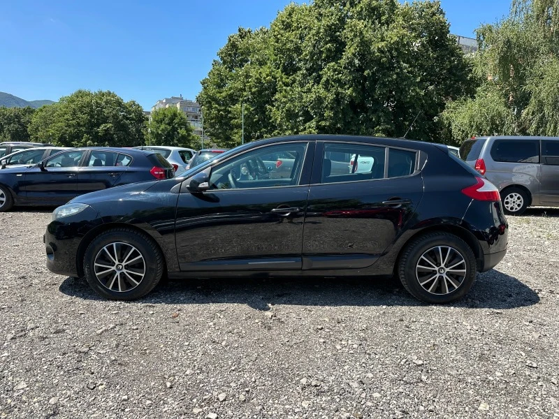 Renault Megane 1.6i 101kc NAVI, снимка 2 - Автомобили и джипове - 46714122